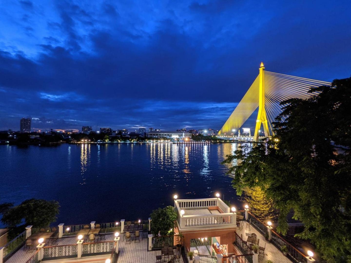 Hiranyakul House Hotel Bangkok Exterior photo