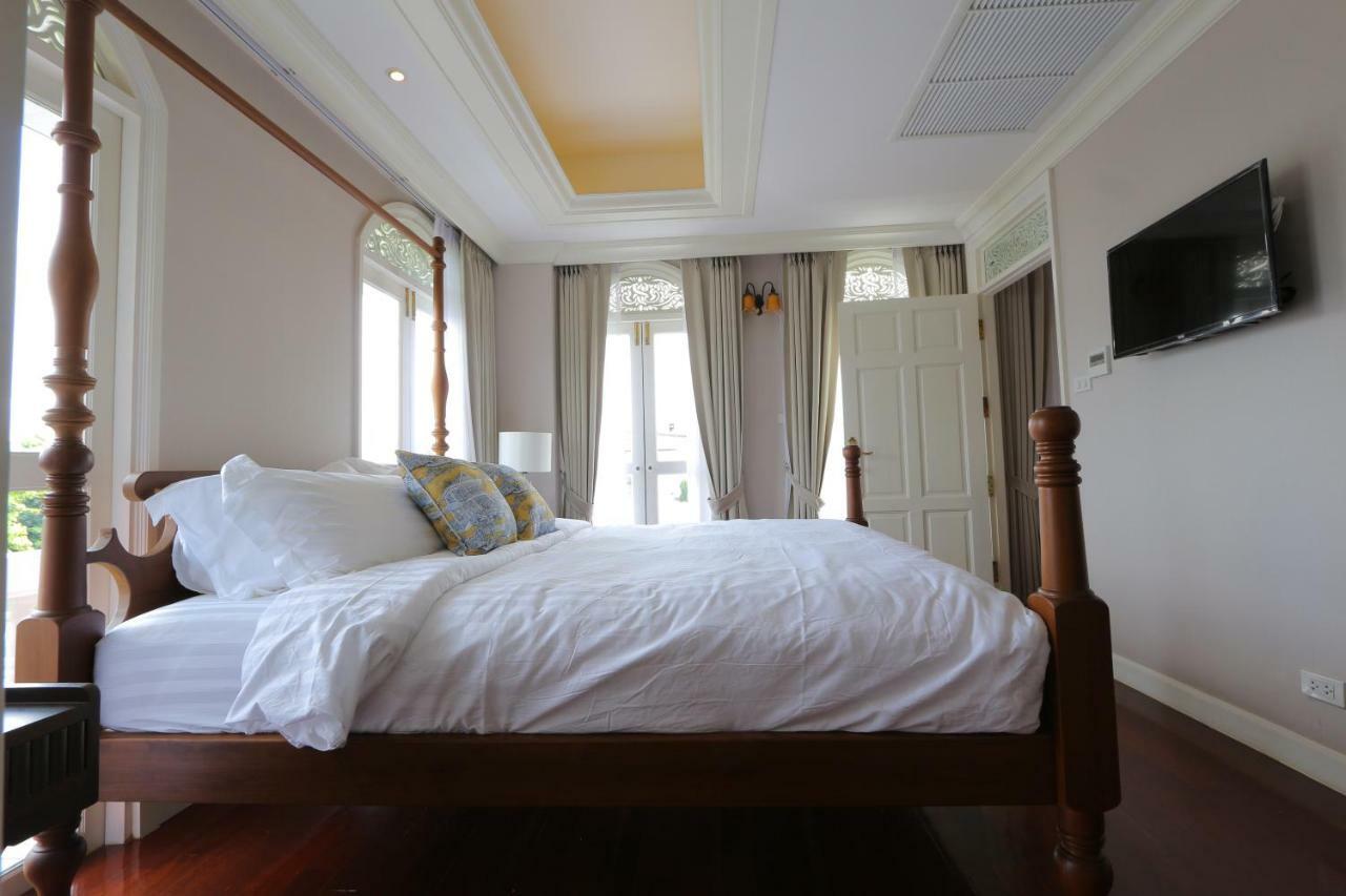 Hiranyakul House Hotel Bangkok Exterior photo